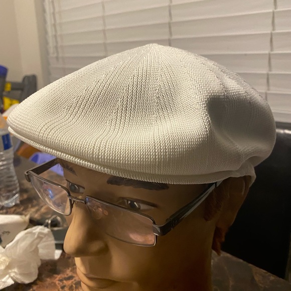 Bee Hat Nen’s White Nylon Knit Newsboy Cabbie Hat Size Small - Picture 3 of 10